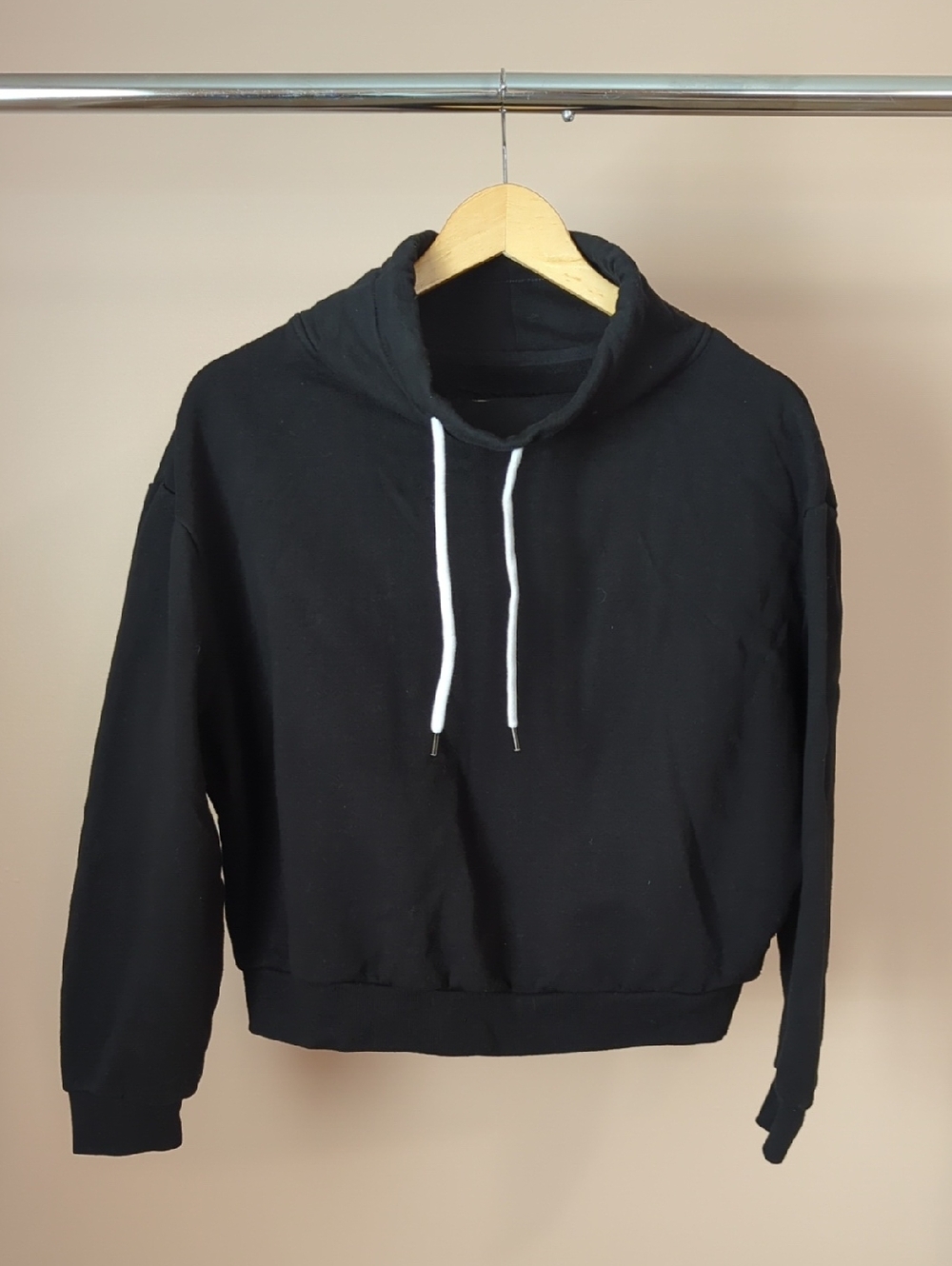 Black Cropped Pullover Sweater